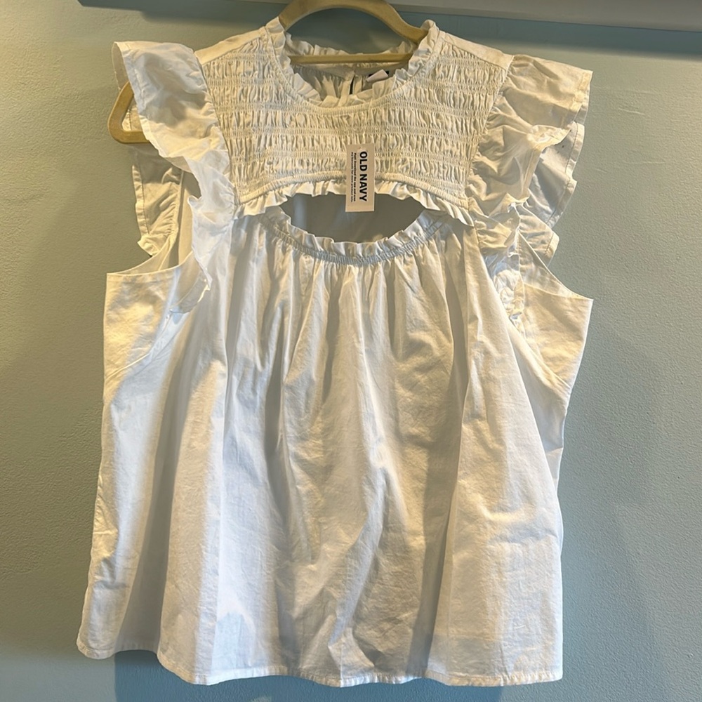 NWT Old Navy Cropped Ruffle Sleeve Keyhole Front blouse Size M